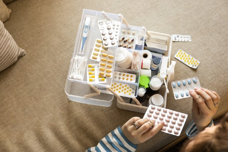 Putna apoteka, sve na jednom mestu: Bez ovoga ne krećite na putovanje, DETALJAN SPISAK šta obavezno da ponesete