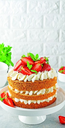 TORTA VIKTORIJA Poslastica sa jagodama koja budi sva čula, nema ko će ostati na samo jednom parčetu