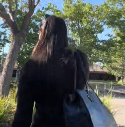 ALEKSANDRU UPOZORILI DA ĆE JE IZBACITI SA POSLA  "Kolega me je prijavio zbog oblačenja, a ja obučena skroz, da li je ovo vama neprikladno?"