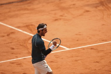 ROLAN GAROS IMA PRVOG POLUFINALISTU Favorit iz senke nastavlja da melje, sada čeka Alkaraza