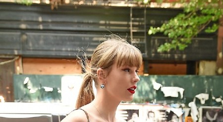 BOLJU SUKNJU NEĆETE NAĆI Lepršav model je idealan za sparne dane, pantalone definitivno padaju u zaborav