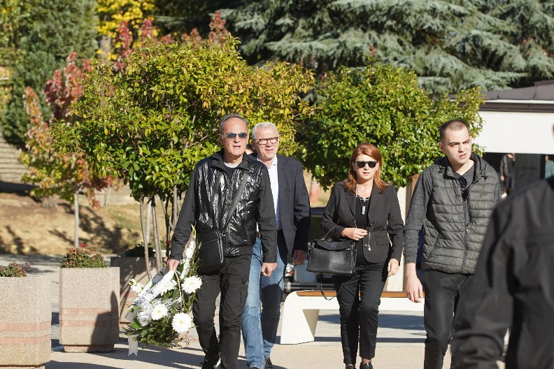 POSLE 40 GODINA BRAKA ŠOKIRAO PRIZNANJEM "Sada je kasno za razvod, a kad vidim lepu ženu, poželim da bude moja"