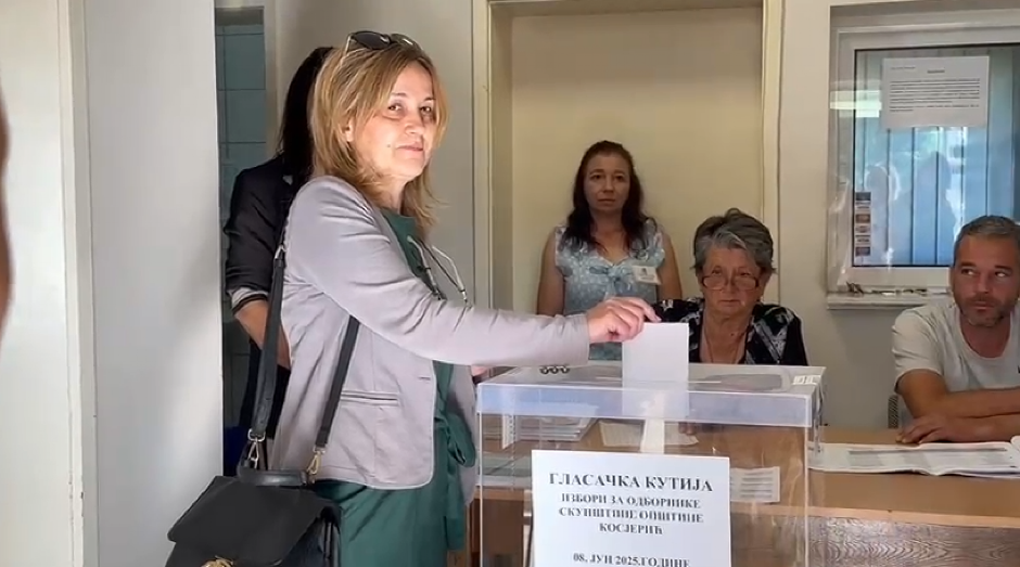 GLASALA TATJANA KOKOVIĆ Prvo žensko ime na listi "Ne damo Srbiju - Aleksandar Vučić" u Kosjeriću (VIDEO)