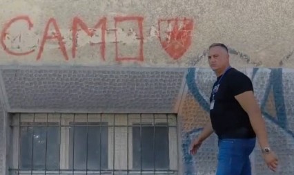 POKRAJINSKI POSLANIK PREDRAG DRAGOJEVIĆ UHVAĆEN NA DELU Lažno se predstavlja kao posmatrač na izborima u Zaječaru!