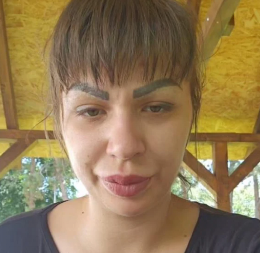 UŽIVO SA PSIHIJATRIJE! Miljana Kulić se uključila u lajv, vređa doktore, a tek da vidite šta je obukla (FOTO)