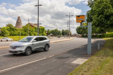 KAZNA KOJA BAŠ BOLI Mora da plati 28.000 evra, jer pola godine nije primetio kameru za brzinu