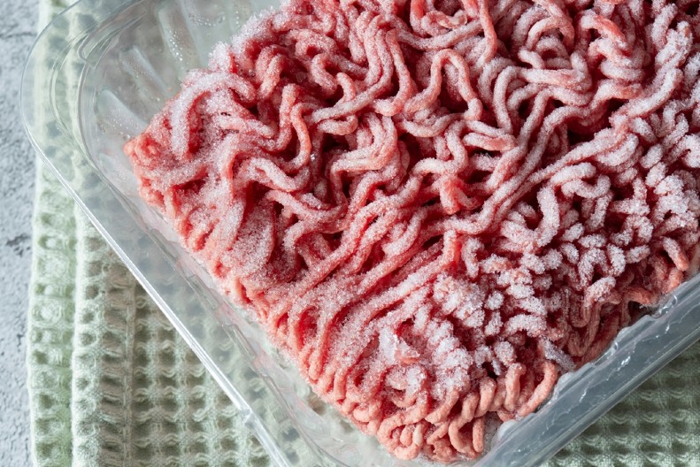 KAKO PRAVILNO ODLEDITI MLEVENO MESO? Jedna greška može izazvati stvaranje bakterija i trovanje!