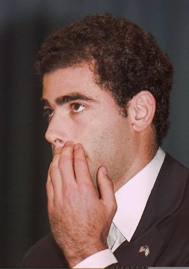 CRNIH OČIJU I DUGIH TREPAVICA — VAŽIO ZA NAJBOLJEG FRAJERA Gde je danas i šta radi jedan od najuspešnijih muškaraca, neprepoznatljiv je?