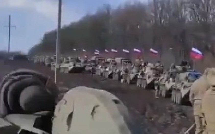 RUSI KREĆU KA SEVERU Šok snimci iz Sumija, front se lomi, ukrajinske snage u povlačenju? (VIDEO)