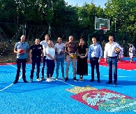 OTVOREN NOVOIZGRAĐENI SPORTSKI TEREN NA DEDINJU: Stanovnici Savskog venca dobili su novo mesto za druženje, igru i sport