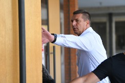 ANDREJ VUČIĆ NA SUĐENJU "VIJESTIMA" U PODGORICI: "Tajkun preko svojih tajkunskih tabloida naručio lažni tekst da kriminalizuje mene i mog brata Aleksandra"