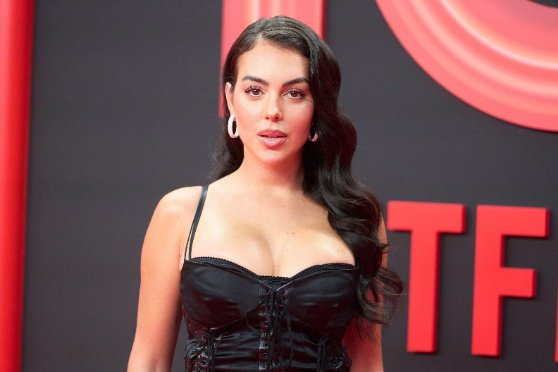 DA LI BISTE JE I VI NOSILE?  Georgina Rodrigez na sebi imala haljinu koju ćete ili obožavati ili mrzeti