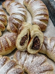 MILICINE OBLAK KIFLICE BUDE SVA ČULA Sočne i vazdušaste i punjene kremom, za pravo uživanje