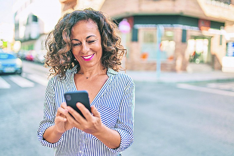 AKO SAMO TRI DANA ODLOŽITE TELEFON VAŠ MOZAK SE OPORAVLJA Naučnici otkrili šta se s njim dešava kada ne koristite tri dana mobilni