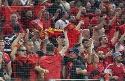 NASTAVLJAJU SE TENZIJE U TIRANI Navijači Albanije u sukobu sa Savezom, nastao je novi problem