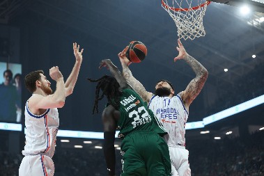 CRVENO-BELI "IZVISILI" ZA JOŠ JEDNO POJAČANJE Zvezda ga želela, ali se onda javio povratnik u Evroligu