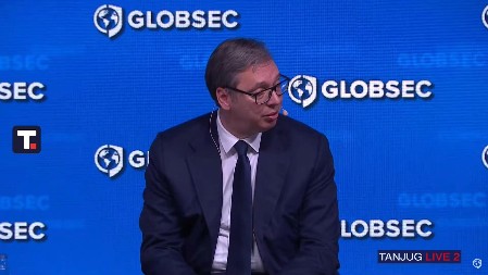 VUČIĆ PORUČIO "Narod odlučuje ko će da vodi državu!"