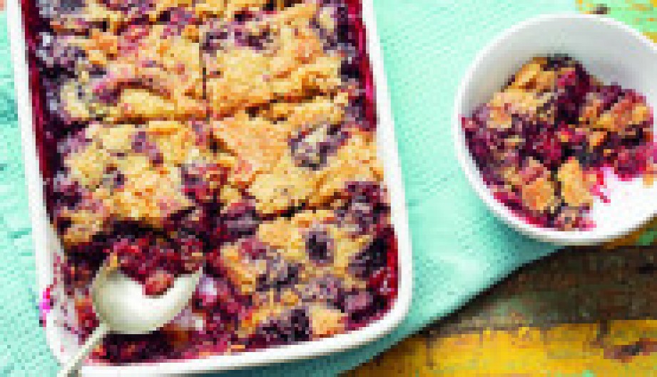 BRZI KOLAČ S KUPINAMA Fenomenalni voćni desert kao osmišljen za vrele, letnje dane