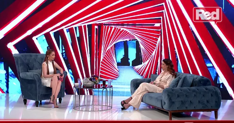 PEVAČICA SE POTUKLA SA MAJKOM ZBOG NASLEDSTVA Uzela je nož i zaletela se na nju, a onda je nastao haos!