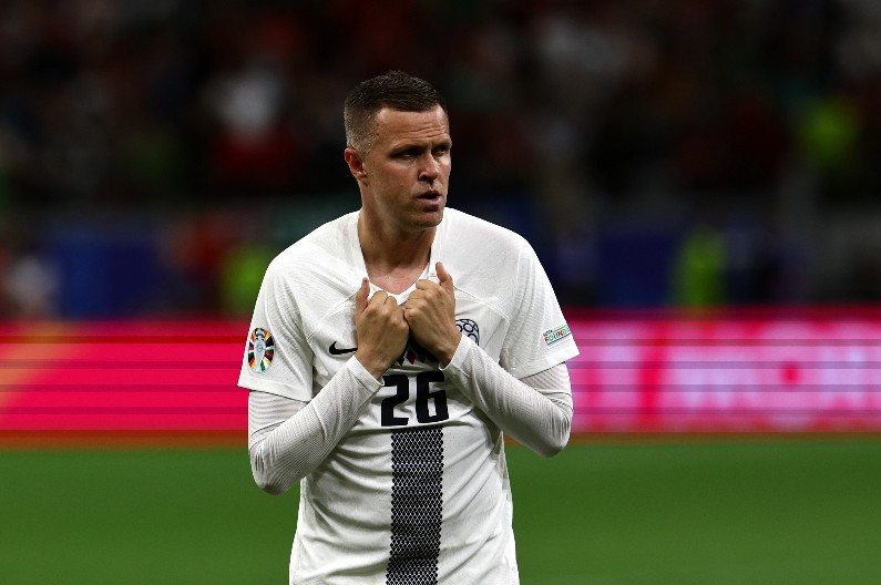 BUM NA BALKANU Legendarni fudbaler pojačao klub miljenika "zvezdaša"