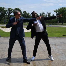 VUČIĆ I BOLT ISPRED PALATE SRBIJA! "Očekujemo da EKSPO u Beogradu bude najbolji svih vremena"