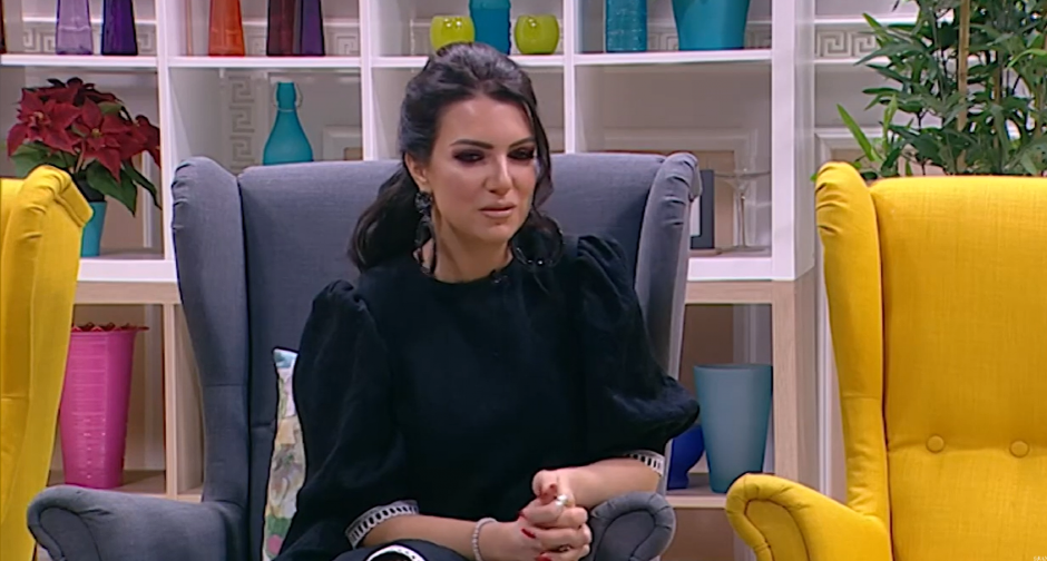 NAŠA PEVAČICA SLOMLJENA ZBOG SMRTI MAJKE Potresne reči slamaju na komade: "Oprosti mi, mama"