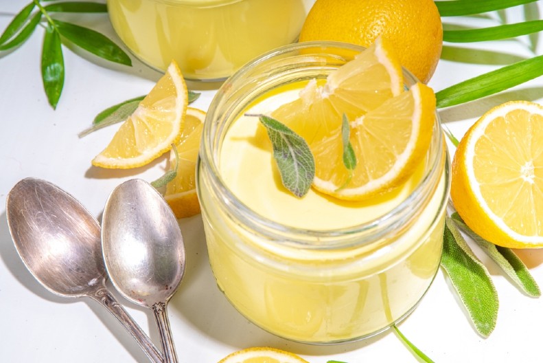 OSVEŽAVAJUĆA POSLASTICA Panakota sa ukusom limuna će vas očarati, rashladite se kako dolikuje