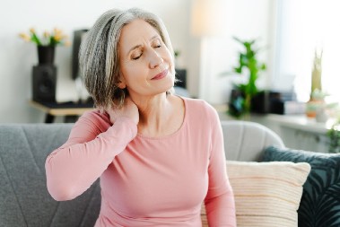 ZA BEBE I ODRASLE Ova vežba majstorski rešava ukočenost uz minimalan napor, bolovi nestaju za čas