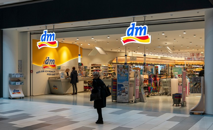 DM POVLAČI PROIZVOD Ni pod kojim uslovima ne koristite ovaj kozmetički proizvod