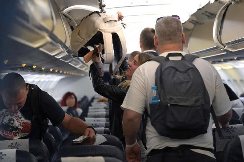 KRAJ BESPLATNOG RUČNOG PRTLJAGA? EU razmatra promenu pravila za sve putnike