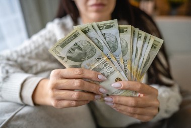 LELA IZ BEOGRADA ZA 4 MESECA UŠTEDELA 120.000 DINARA Naplaćivala je mužu jednu stvar, ali nije ono što mislite