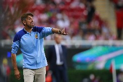 VELJKO PAUNOVIĆ JOŠ JEDNOM POKAZAO KLASU Šmekerski potez na terenu usred pravog haosa, oduševio je čitavu planetu (VIDEO)