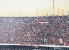 UZNEMIRUJUĆI SNIMAK Horor na stadionu: Srušila se ograda tribine, jedna osoba poginula, košmar i haos posle titule