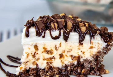 SLADOLED PITA SA KIKIRIKIJEM I KARAMELOM Sladi i rashlađuje u isto vreme, za uživanje koje se pamti