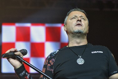 USTAŠKE PESME SE ISPLATE Tompson će zaraditi milione – poznata suma pred koncert za 280.000 ljudi