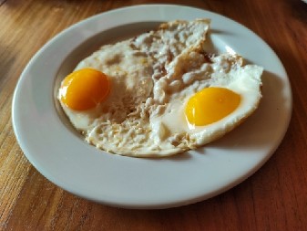 NEĆE BITI NI ŽIVO, NI TVRDO, NITI ĆE SE RASPASTI  Ispržite savršeno jaje na oko uz pomoć samo 1 sastojka