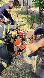 LJUDI SA DUŠOM  Vatrogasci ušli u bunar i spasili jedan život