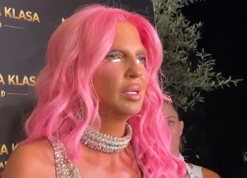 "SVAKO KO IZGUBI...." Jelena Karleuša prvi put izašla u javnost i odgovorila na Duškove uvrede da plaća klince, evo šta mu je poručila