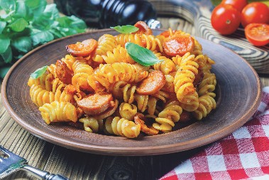 MAĐARSKA PASTA SA KOBASICAMA Gurmanski ručak koji će ukućani obožavati