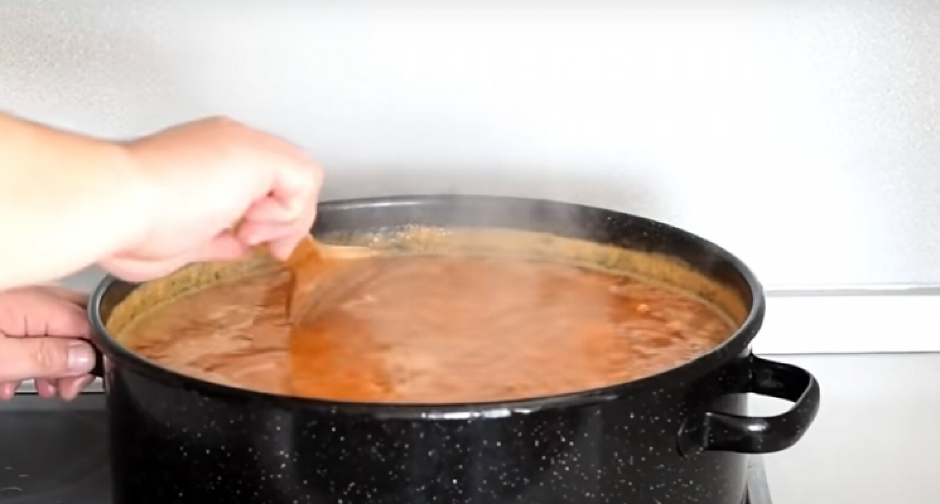 POZNATI DOKTOR HOLIVUDSKIH ZVEZDA TVRDI Jelo koje Srbi obožavaju prosto usisava salo sa stomaka