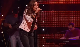 "BEBA MI JE IMALA 2 MESECA KAD MI JE MUŽ REKAO DA IMA DRUGU" Pevačica potpuno skraha, zaboden joj nož u leđa: "Razbijao me je na sitne komade"