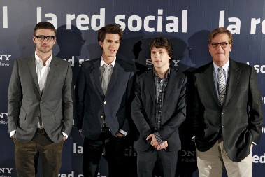 SNIMA SE NASTAVAK HITA "DRUŠTVENA MREŽA" Film će se baviti štetnim posledicama Fejsbuka - evo kada je premijera