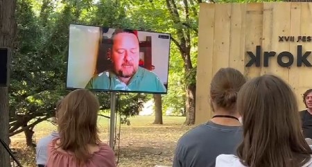 BOLESNO! Marko Vidojković napao „Alo!“ i tražio našeg novinara na festivalu mržnje „Krokodil“! (VIDEO)