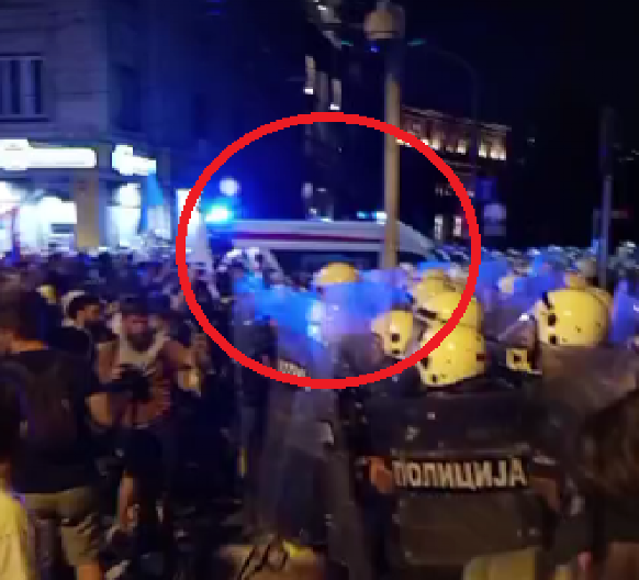 BLOKADERI NE DAJU HITNOJ POMOĆI DA PROĐE Teror opozicije se nastavlja (VIDEO)