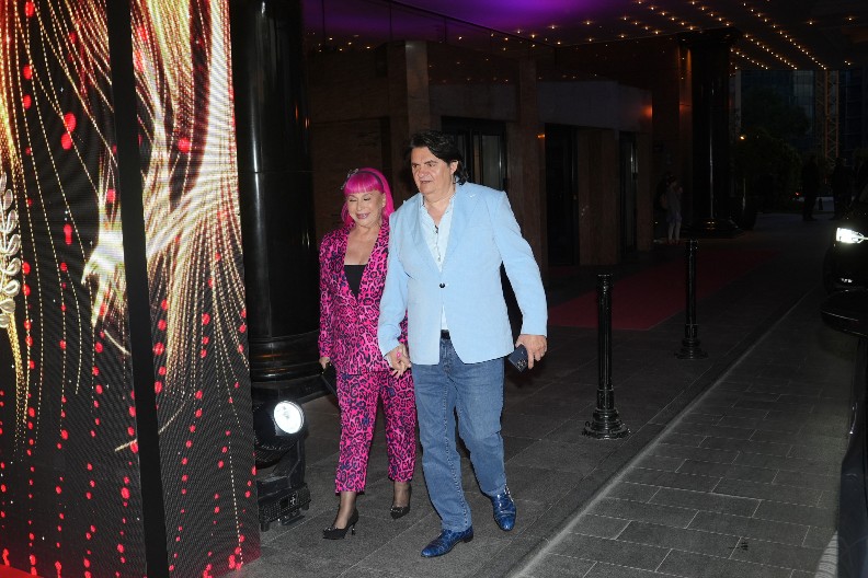 NJEGA SVI OČEKUJU, A NEĆE SE POJAVITI NA SVADBI! Pevač je godinama blizak sa Zoricom i Kemišom, a odbio je da dođe na veselje