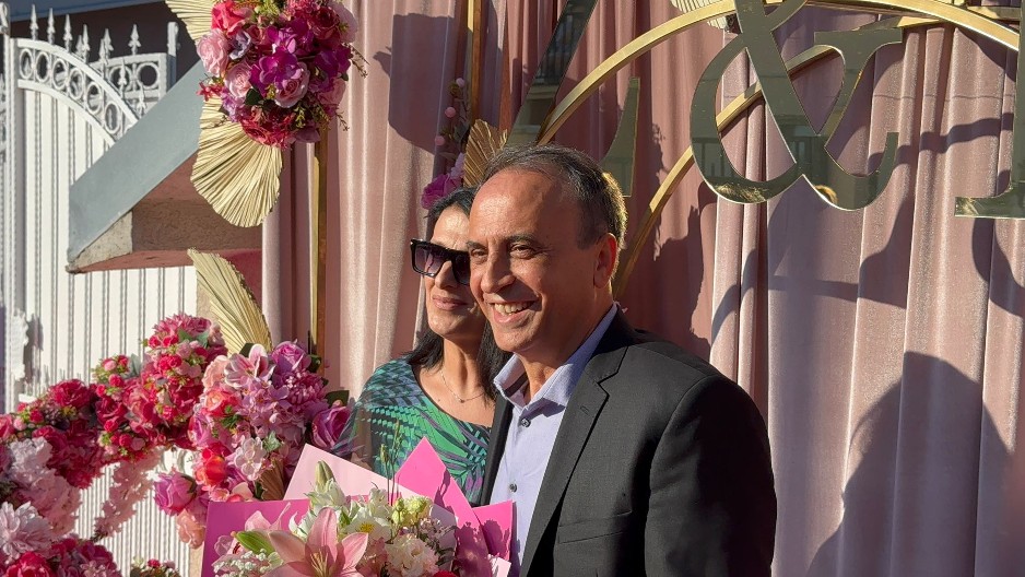 KOMŠIJE U KRNJAČI SE OKREĆU ZA ŽENOM BEKIJA BEKIĆA Stigla na svadbu Kemiša i Zorice, Nadu ne viđamo nikako