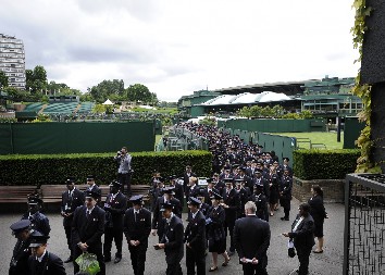 ŠTA SE OVO DEŠAVA NA VIMBLDONU? Još jedna senzacija, nekadašnji grend slem finalista morao da preda meč