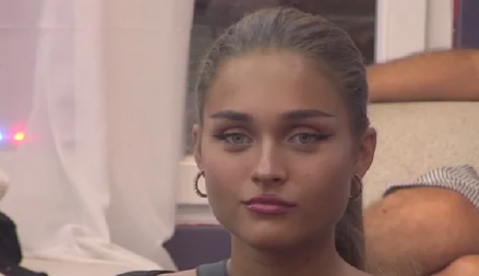 POTRESNA ISPOVEST UČESNICE ELITE Otvorila dušu i otkrila mračne porodične tajne: "Tata me je ubedio..."