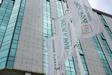 Širenje dostupnosti izvora finansiranja za mala i srednja preduzeća: Banca Intesa realizovala prvu emisiju mini obveznica bez kolaterala