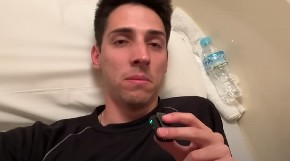 ''OVO JE JAKO ČUDNO, NISAM ZNAO GDE SAM'' Srpski jutjuber prenoćio u najmanjem hotelu na svetu, jedna stvar ga je posebno šokirala! (VIDEO)